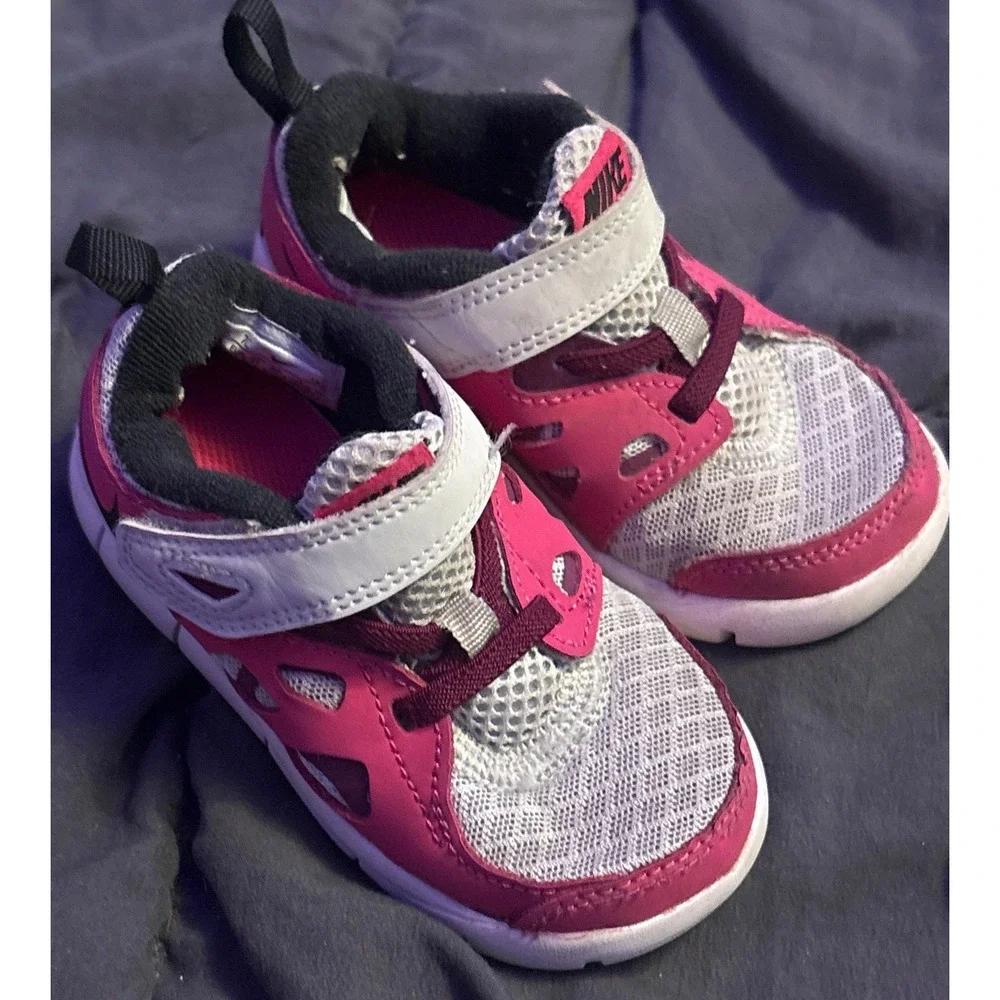 Nike Free Run 2 Toddler Girls Pink Gray White Hook Loop Sneakers 7C 429910-100